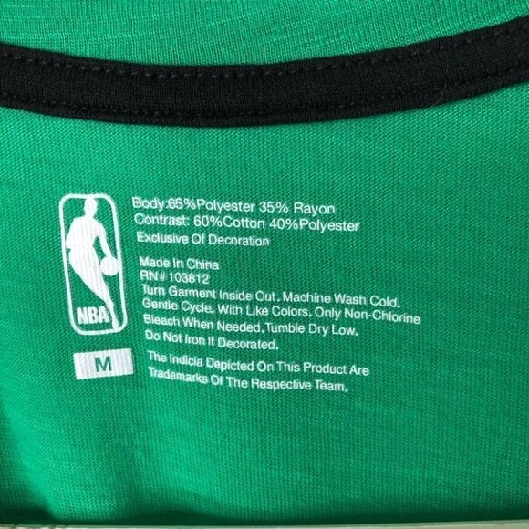 FREE WITH PURCHASE Boston Celtics Basketball Green NBA T-Shirt Size Medium - Picture 3 of 4